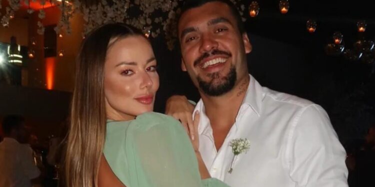 Casamento de Marcelle Casagrande e Pedro Ortega chega ao fim, diz colunista; atriz toma atitude e influencer se pronuncia Casamento de Marcelle Casagrande e Pedro Ortega chega ao fim, diz colunista; atriz toma atitude e influencer se pronuncia