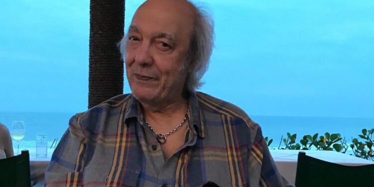 Imóvel de Erasmo Carlos é arrombado após decisão da Justiça, e filhos apontam sumiço de itens valiosos Filhos de Erasmo Carlos suspeitam de transferência bancária de R$ 300 mil e tomam medida na Justiça (Reprodução/Instagram)