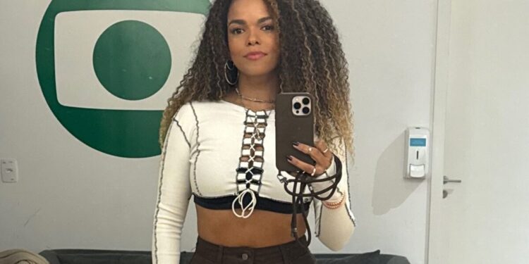 Jeniffer Nascimento fala de carreira e maternidade: "Melhor skin"