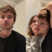João Lucas raspa barba com ajuda de Sasha para viver Percy Jackson