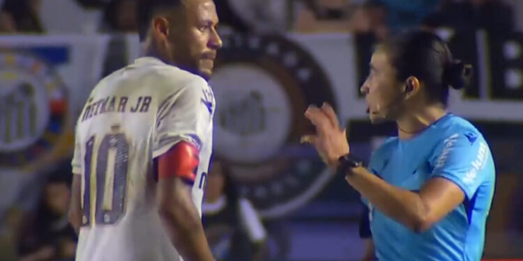 Leitura labial revela ofensas e xingamentos de Neymar contra árbitra