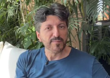 Lito Sousa fala pela 1ª vez após diagnóstico de doença rara e faz apelo urgente; assista Lito Sousa foi diagnosticado com doença de Creutzfeldt-Jakob (DCJ). (Foto: Reprodução/YouTube)