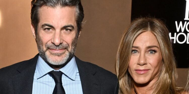 Namorado de Jennifer Anniston faz raro comentário sobre relação: ‘Isso diz muito sobre ela’ Namorado de Jennifer Anniston faz raro comentário sobre relação: ‘Isso diz muito sobre ela’