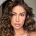 Perfil divulga foto de Bianca Andrade aos beijos com empresário em casamento; veja e saiba quem é Bianca Andrade revela motivo de internação após ficar fora da estreia do "Dança dos Famosos"; assista (Reprodução/Instagram)