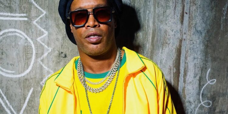 Ronaldinho Gaúcho prepara festa de noivado com Ingryd Guadagnin