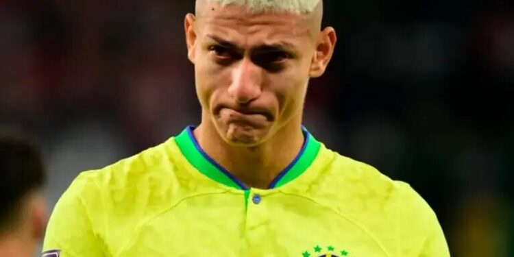 A novela não acabou: Richarlison tenta saída do Tottenham e Vasco segue de olho