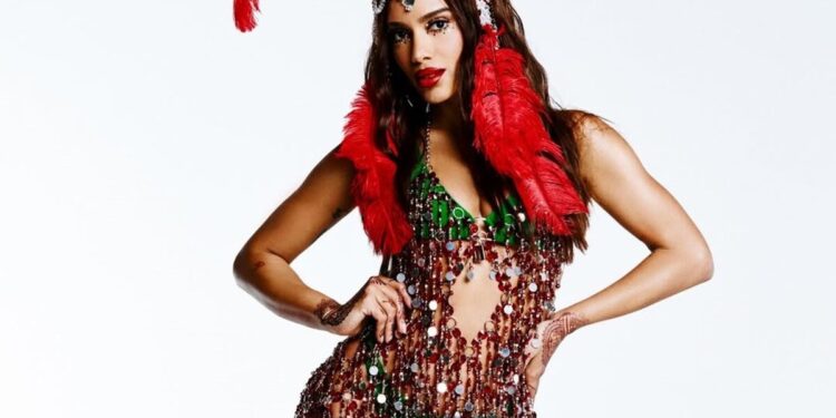Anitta mostra samba no pé após ser anunciada como Rainha de Bateria