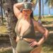 Após perder 112 kg, Thais Carla posa de maiô em Boipeba