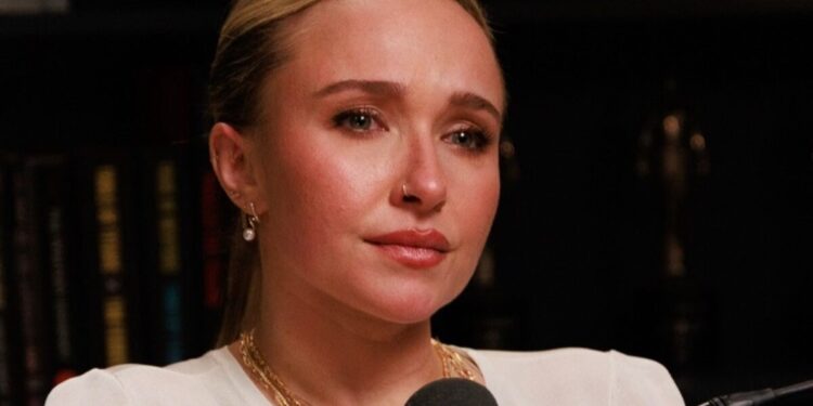 "Boatos", afirma equipe de Hayden Panettiere sobre causa da morte da atriz