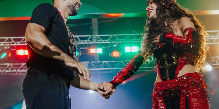 "De outras vidas", diz Mestre Fafá sobre conexão com Anitta na Grande Rio