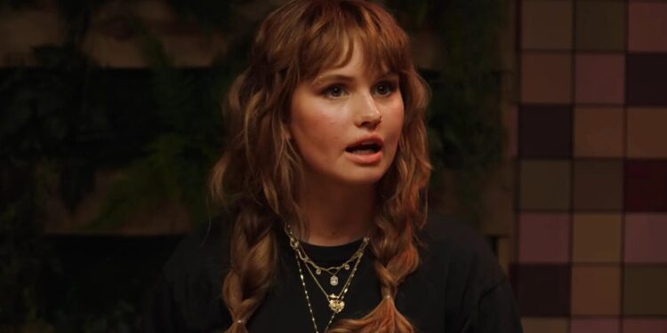 Debby Ryan revela problema de saúde que a deixou seis meses em reabilitação: “Mudou a minha vida” (Foto: Reprodução/ Youtube)
