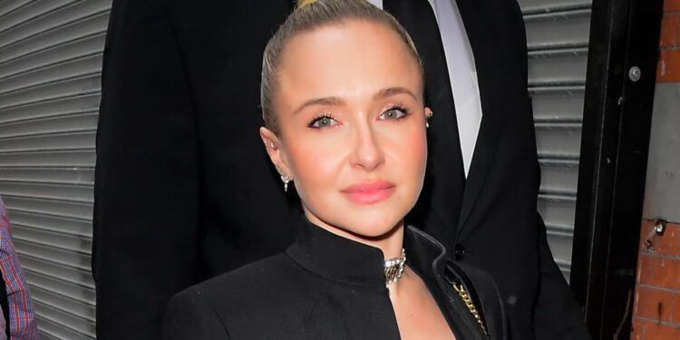 Hayden Panettiere: Representante se manifesta e fala sobre investigação “complexa” após causa da morte ser confirmada Hayden Panettiere morreu aos 36 anos (Foto: Getty)