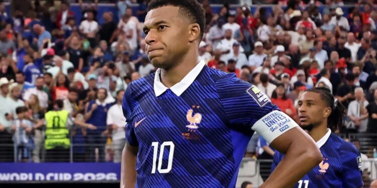 Homem de 18 anos é preso na França suspeito de planejar sequestro de Mbappé Homem de 18 anos é preso na França suspeito de planejar sequestro de Mbappé