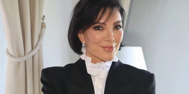 Homem suspeito de perseguir Kris Jenner é preso do lado de fora da casa da empresária em Los Angeles Homem suspeito de perseguir Kris Jenner é detido próximo a casa da empresária (Foto: Reprodução/ Instagram)