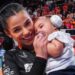 Jogadora Key Alves fala da emoção de levar a filha à quadra de vôlei: “Representa muito”