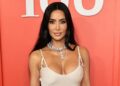 Kim Kardashian revela diagnóstico de saúde, aponta relação com a morte do pai e Kris Jenner reage: “Vontade de chorar”; assista Kim Kardashian. (Foto: Getty)