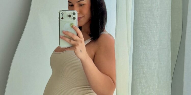Larissa Tomásia desabafa sobre o parto do filho: "Muito medo"