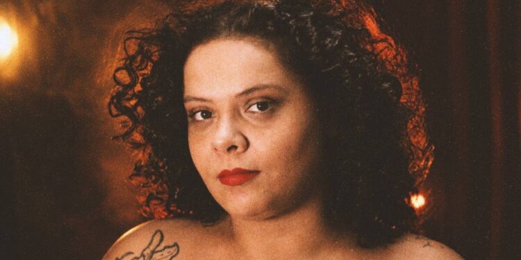 Maíra fala sobre estreia em Quem Ama Cuida e revela sonho: viver uma vilã
