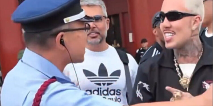 MC Daniel é abordado pela polícia durante visita ao Japão e gera reações
