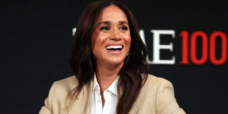 Meghan Markle é vista no Reino Unido pela 1ª vez desde mudança com Harry e filhos; veja fotos Meghan Markle é vista no Reino Unido pela 1ª vez desde mudança com Harry e filhos; veja fotos