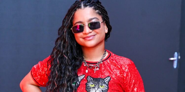 Milena denuncia racismo de segurança em estande no Rock in Rio e desabafa: “Pela nossa própria raça”; assista Milena denuncia racismo de segurança em estande no Rock in Rio e desabafa: “Pela nossa própria raça”; assista