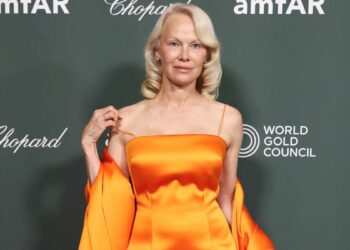 Pamela Anderson revela reação ao receber “sentença de morte” após diagnóstico nos anos 1990; assista Pamela Anderson revela reação ao receber “sentença de morte” após diagnóstico nos anos 1990; assista
