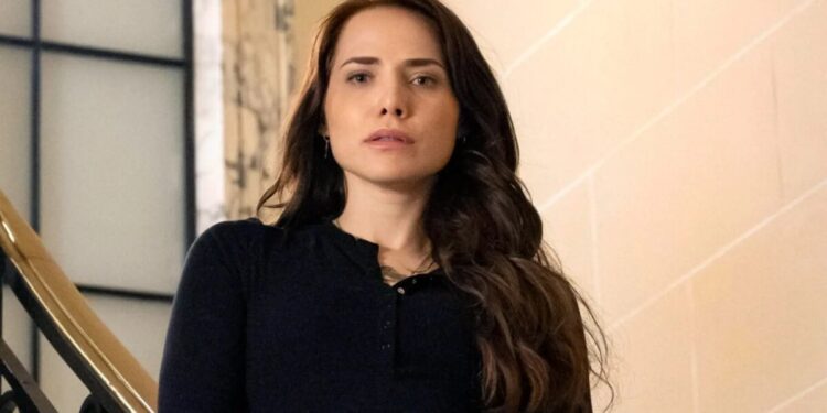 Quem Ama Cuida: Adriana surpreende aliados com confissão após se vingar de rival Quem Ama Cuida: Adriana surpreende aliados com confissão após se vingar de rival