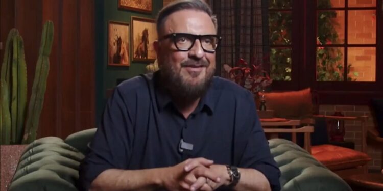 Rodrigo Carelli revela que grande influenciadora desistiu de “A Fazenda 18” e entrega motivo; assista (Foto: Reprodução/ RecordPlus)