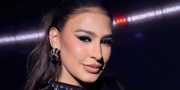 Simone Mendes nega rinoplastia após comentários e revela o que fez no nariz; assista Simone Mendes nega rinoplastia após comentários e revela o que fez no nariz; assista