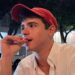 Streamer acusado de homofobia contra ator de Quem Ama Cuida se desculpa