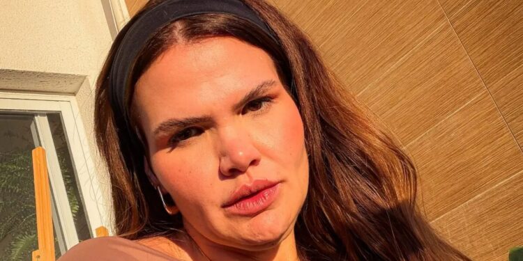 Thais Carla denuncia ataques racistas contra as filhas e anuncia medida; assista Thais Carla denuncia ataques racistas contra as filhas e anuncia medida; assista