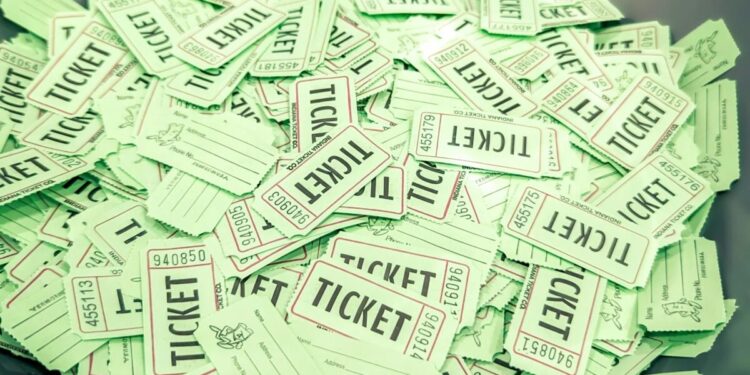 Venda de ingressos no Brasil terá novas regras para preços, taxas e filas virtuais; saiba o que muda (Foto: Unsplash)
