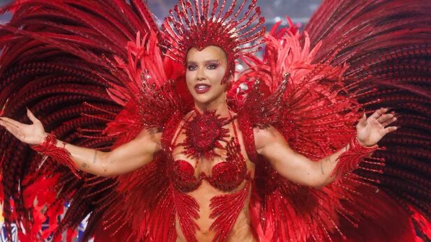 Virginia diz que não vai passar coroa após pedido de nova rainha de bateria da Grande Rio; escola rebate Professor aponta o que "pesou" em decisão de Virginia para sair da Grande Rio: 'Já desconfiava' (Foto: Manu Scarpa/Brazil News)